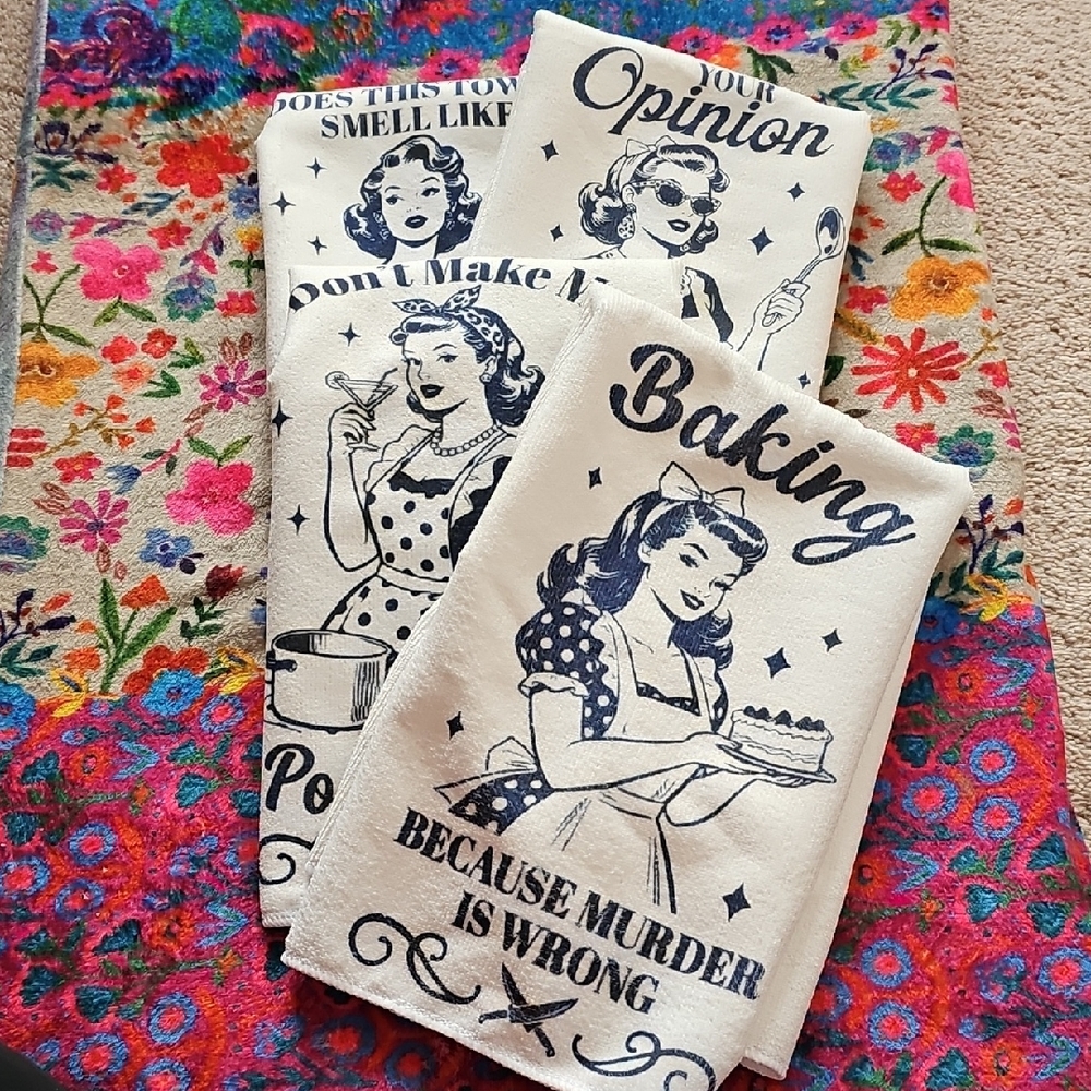 Vintage Style Kitchen Towels Set - Black and White